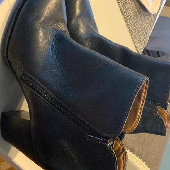 Soffi Bootie - Picture 11 of 12